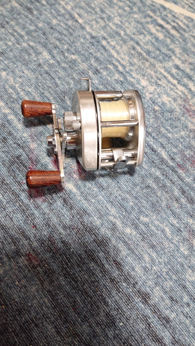 SHIMANO オールド リールの画像1