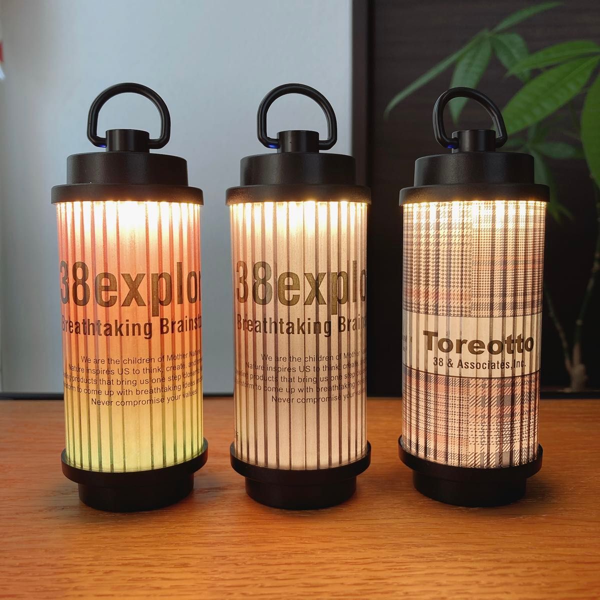 新品 格安 LEDランタン 4個セット 38explore製品ではございません 2個 ブラック ステッカー無料 Dカン無料 ( 38explore 38灯 では