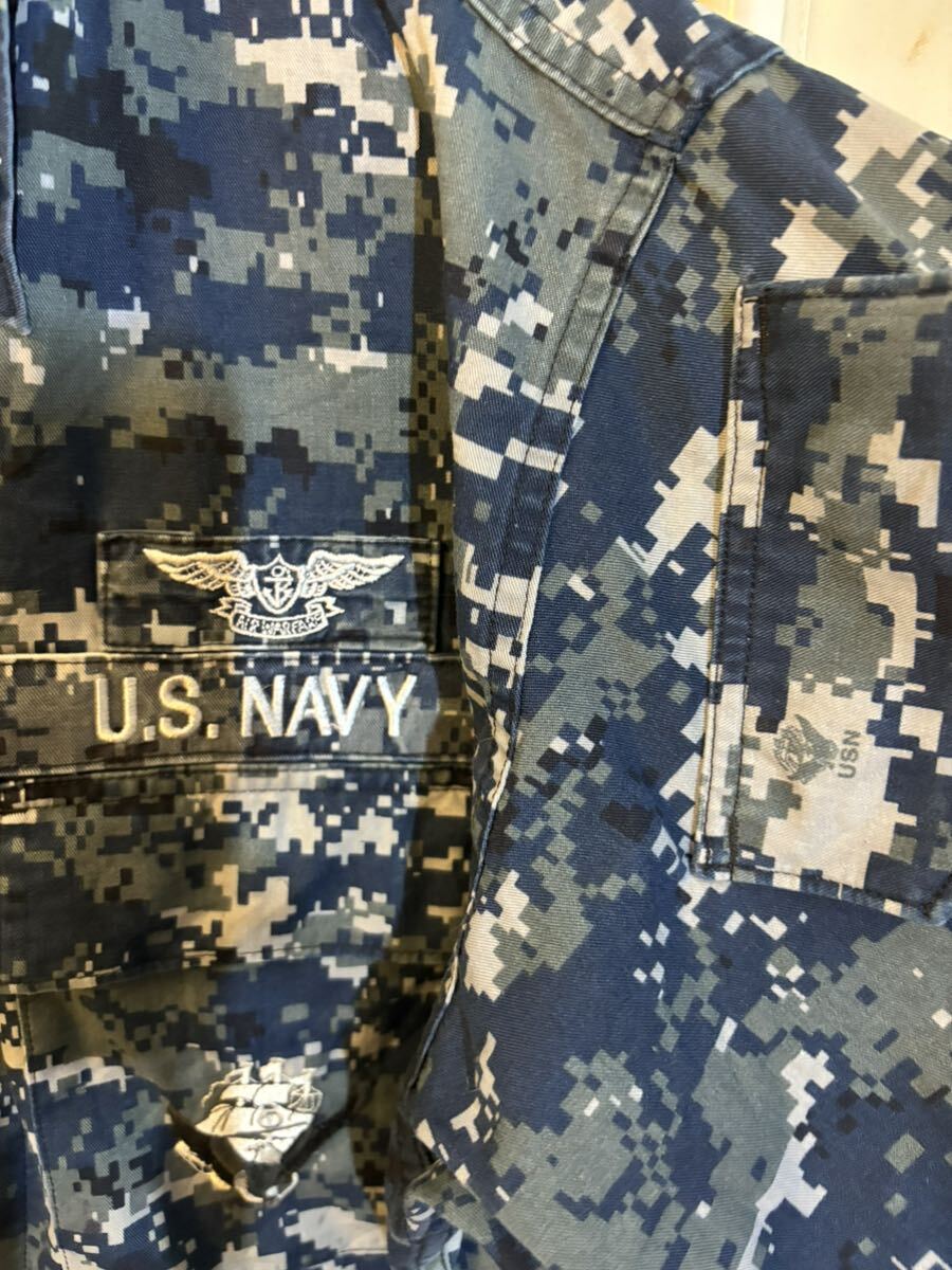 ミリタリージャケット US NAVY サイズLくらい　米軍　訳あり　アウトドア デジカモ　軍もの アメリカ古着 1円スタート　USN_画像3