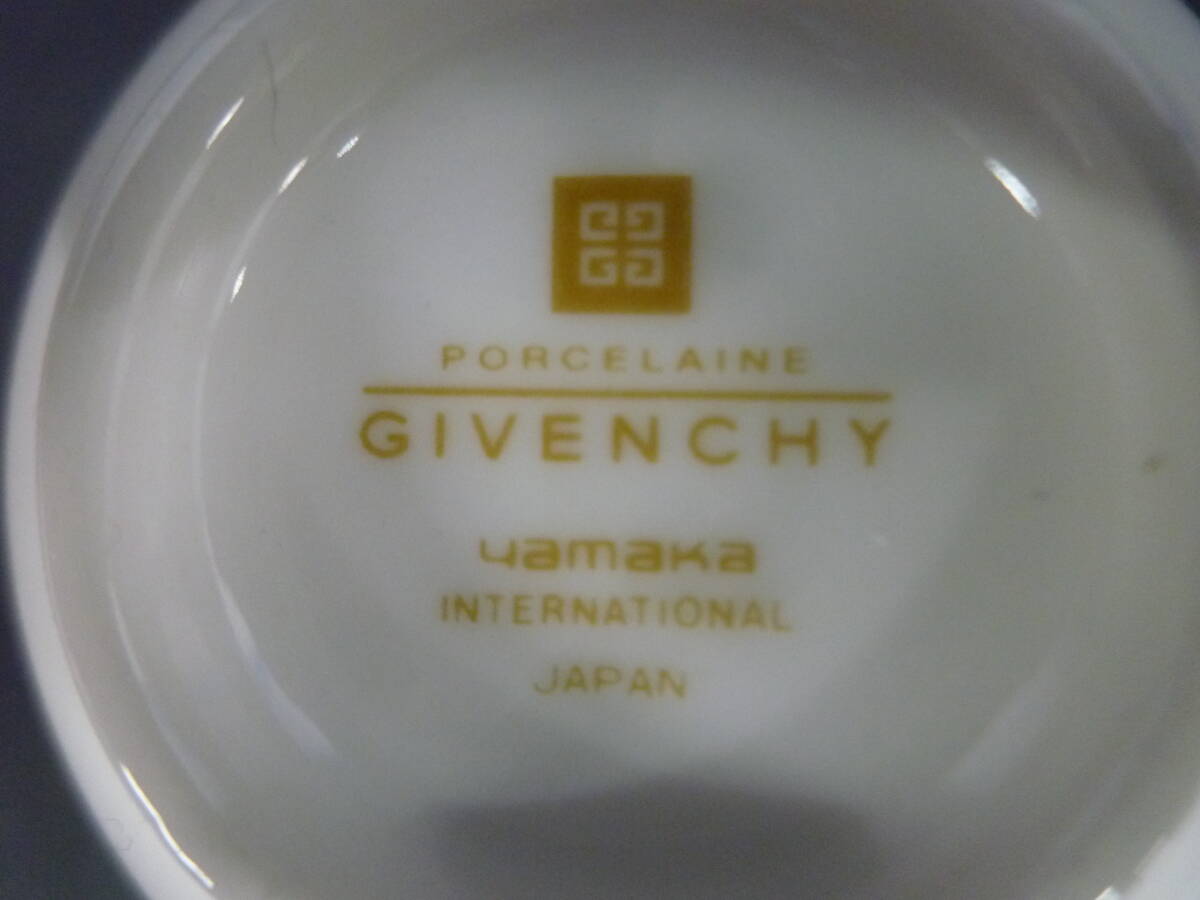 ▼GIVENCHY ジバンシー 湯呑 金彩 八角皿 合計3点 カップ直径約8.5cm×高さ5.5cm 皿幅約30.5cm×高さ2.5cm×奥行16.5cm ※ジャンク品 ■60の画像7