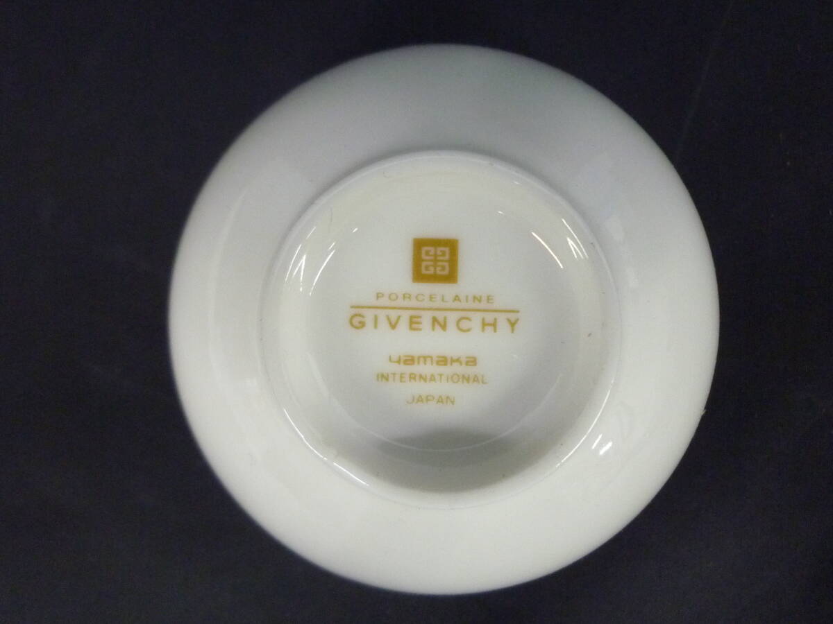 ▼GIVENCHY ジバンシー 湯呑 金彩 八角皿 合計3点 カップ直径約8.5cm×高さ5.5cm 皿幅約30.5cm×高さ2.5cm×奥行16.5cm ※ジャンク品 ■60の画像6