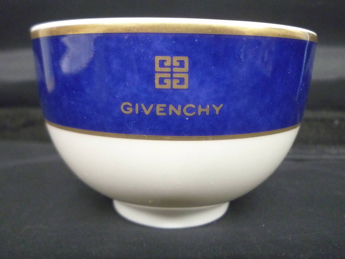 ▼GIVENCHY ジバンシー 湯呑 金彩 八角皿 合計3点 カップ直径約8.5cm×高さ5.5cm 皿幅約30.5cm×高さ2.5cm×奥行16.5cm ※ジャンク品 ■60の画像2