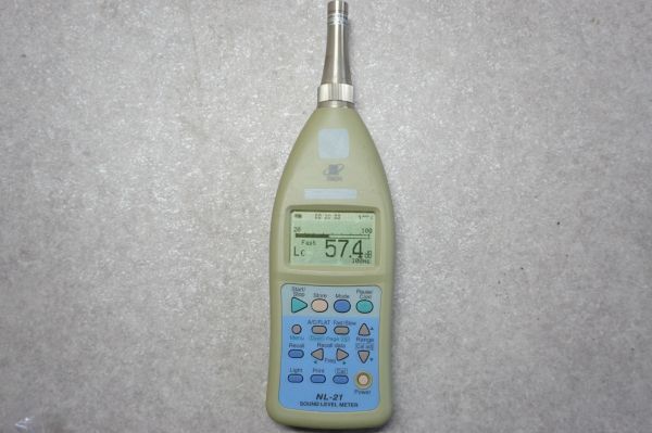 [SK] [C4027180] RION リオン NL-21 NL21 積分型普通騒音計 SOUND LEVEL METER ケース付き_画像3