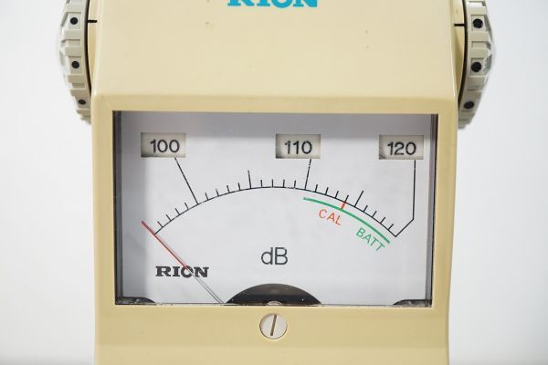 [NZ][C4028380] RION リオン NA-17 LOW FREQUENCY SOUND LEVEL METER サウンドレベルメーター 元ケース付きの画像4