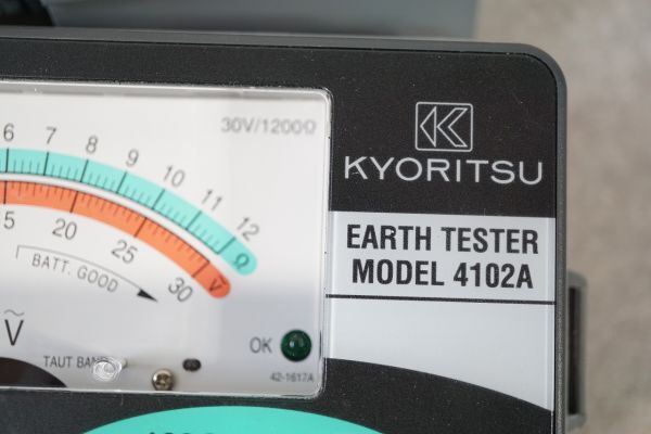 [NZ][D4044960] KYORITSU 共立 MODEL 4102A 電池式アナログ接地抵抗機 専用ケーブル、元箱等付き_画像5