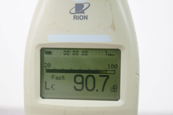 [NZ][C4026580] RION リオン NL-20 SOUND LEVEL METER 騒音計 サウンドレベルメーター 元ケース付き