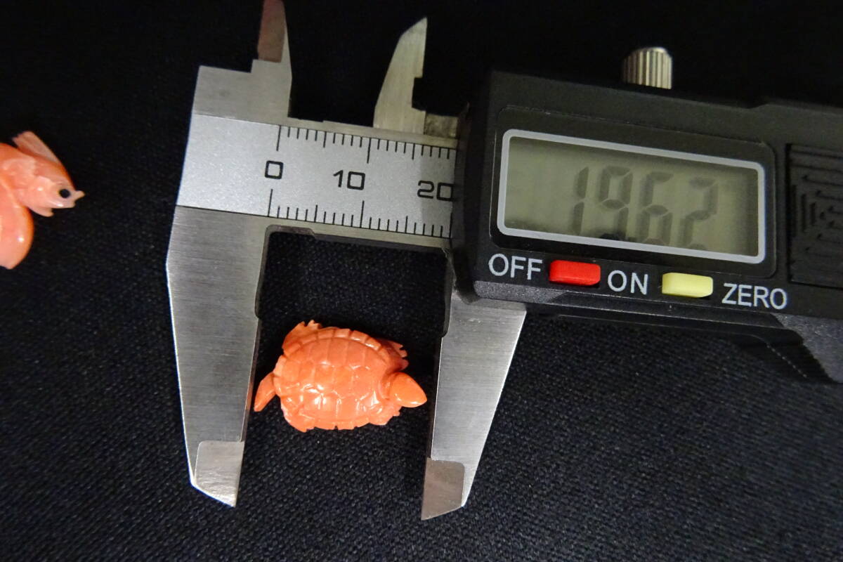 赤珊瑚　ピンク　ネックレス　トップ　カメ　亀　金魚　彫り物　7点　まとめ 重量約19.8ｇ　和装小物　ルース　裸石