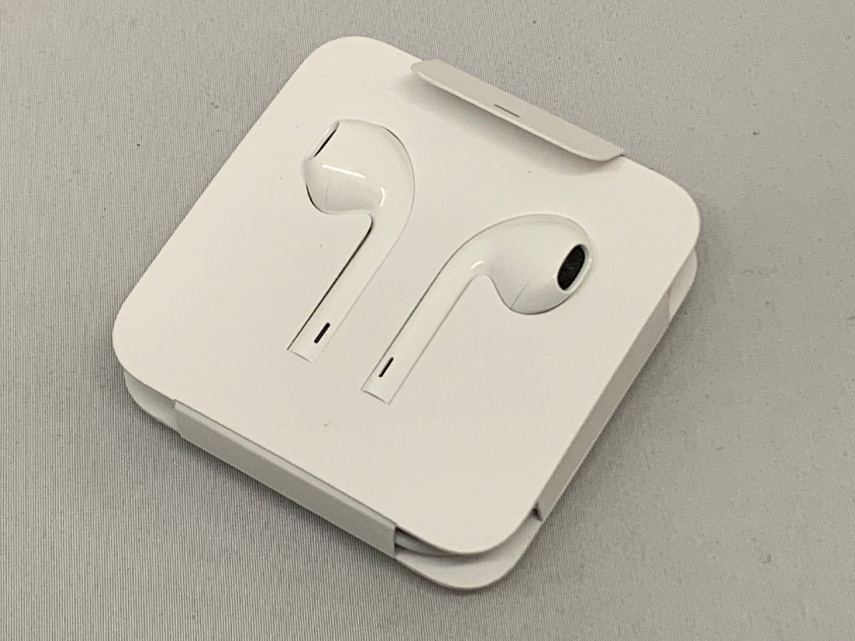 Apple EarPods (3.5mmヘッドフォンプラグ) + Lightning変換アダプタ [Etc]の画像1