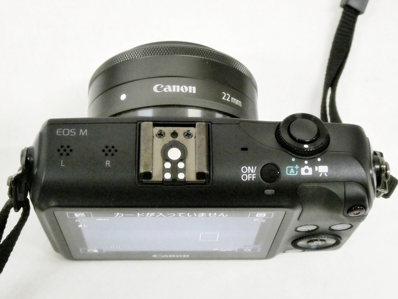 16 39-594363-25 [Y] Canon キヤノン EOS M ミラーレス一眼レフカメラ DS126391 バッテリー×1個 EF-M 22mm 1.2 STM 充電器 他 セット 福39の画像3