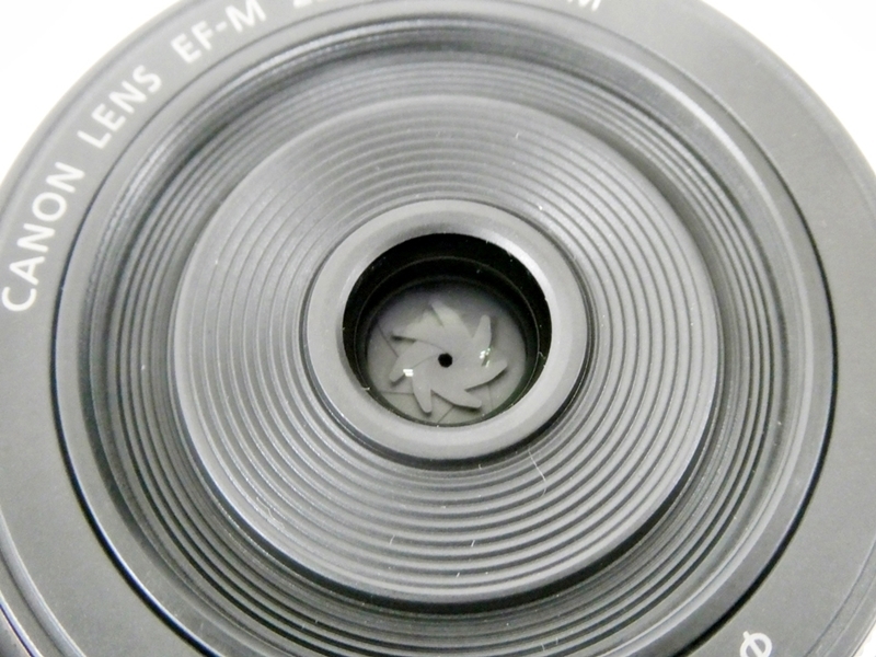 16 39-594363-25 [Y] Canon キヤノン EOS M ミラーレス一眼レフカメラ DS126391 バッテリー×1個 EF-M 22mm 1.2 STM 充電器 他 セット 福39の画像8