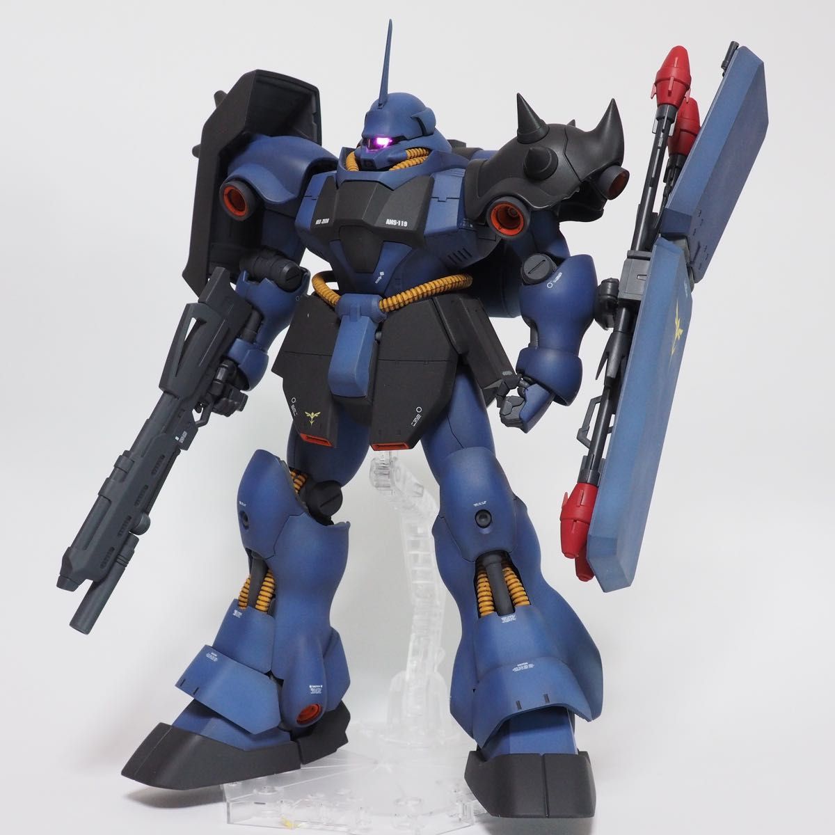 MG 1/100 ギラ・ドーガ レズン・シュナイダー専用機 塗装済完成 MG 1/100 ギラ・ドーガ レズン・シュナイダー専用機 塗装済完成