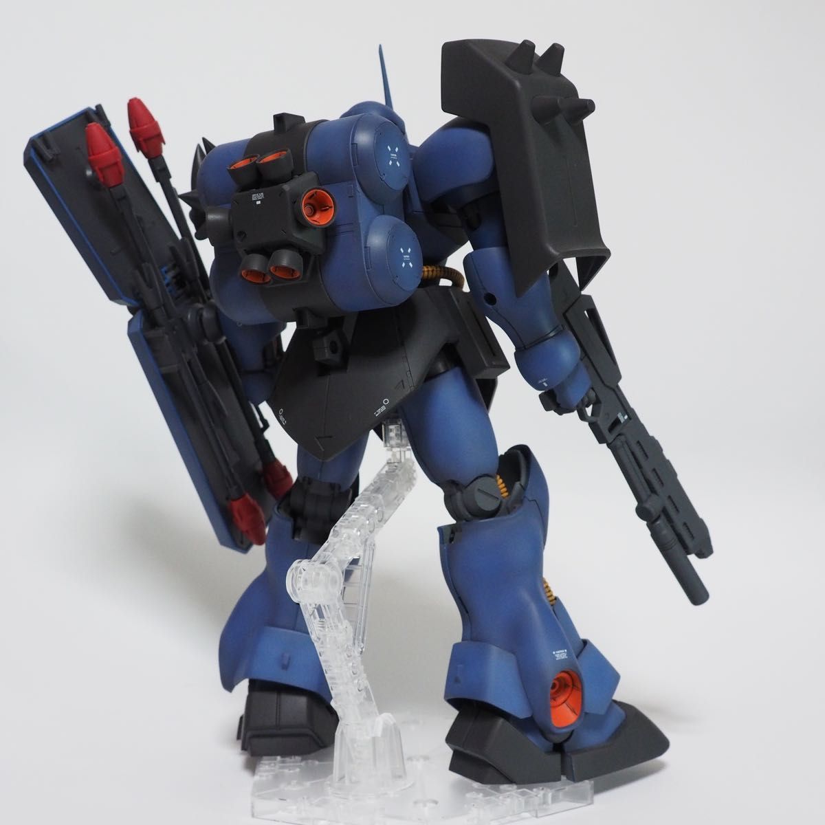 MG 1/100 ギラ・ドーガ レズン・シュナイダー専用機 塗装済完成 MG 1/100 ギラ・ドーガ レズン・シュナイダー専用機 塗装済完成