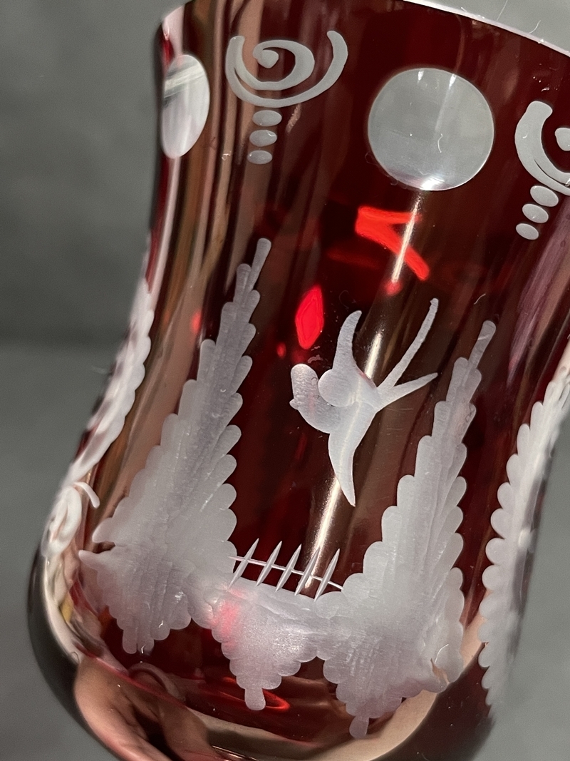 ● コレクター必見 工芸ガラス ワイングラス フラワーベース? レッド 赤 酒器 飾り ガラス製 コレクション ma464の画像4