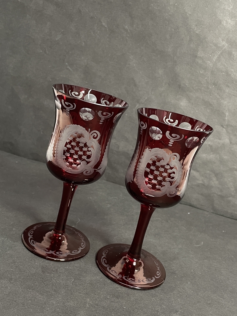 ● コレクター必見 工芸ガラス ワイングラス フラワーベース? レッド 赤 酒器 飾り ガラス製 コレクション ma464の画像2