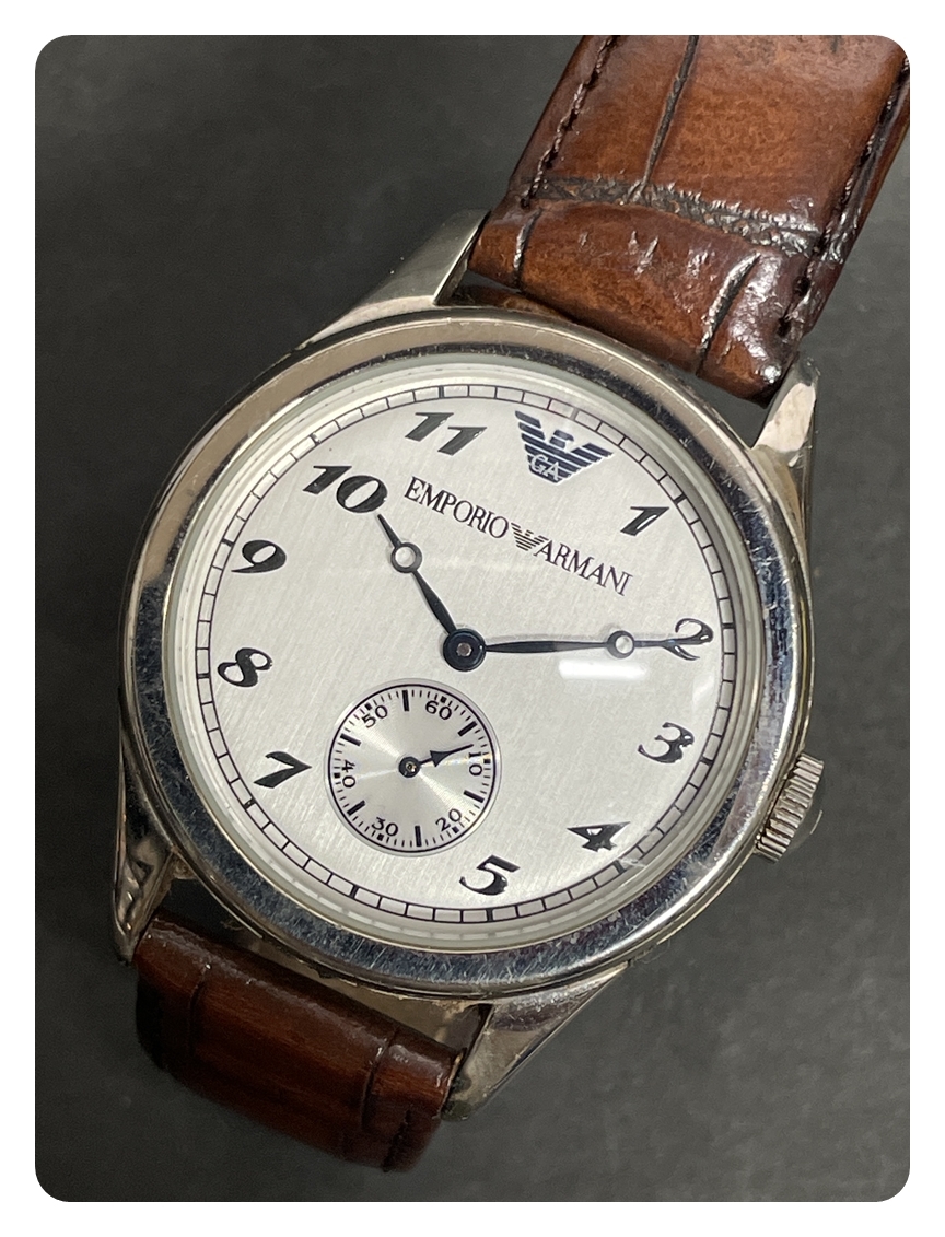 ● コレクター必見 EMPORIO ARMANI アルマーニ 腕時計 メンズ AR-0600 クオーツ 男性 時計 ケース付き コレクション ma651_画像2