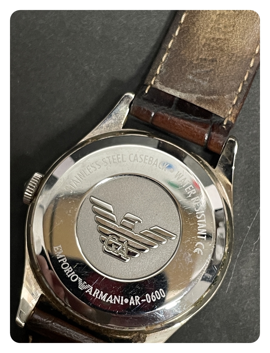 ● コレクター必見 EMPORIO ARMANI アルマーニ 腕時計 メンズ AR-0600 クオーツ 男性 時計 ケース付き コレクション ma651_画像4