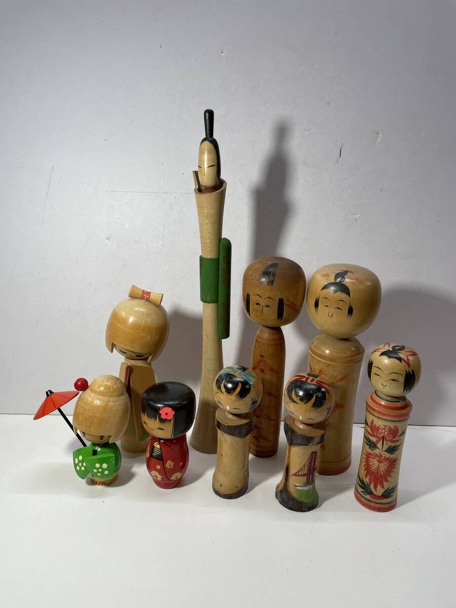 ★コレクター必見 こけし まとめ売り 木製 オブジェ 置物 日本人形 飾り 木工 工芸品 レトロ コレクション T954の画像1