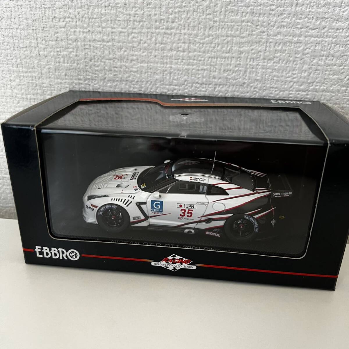 未使用 EBBRO NISSAN GT-R GT1 2009 Silverstone White 44305 ミニカー 1/43スケール_画像1