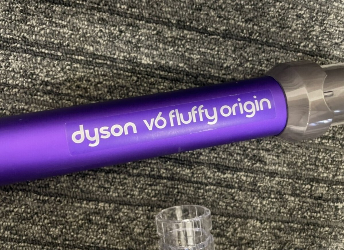 Dyson　ダイソン　V6 fluffy origin　DC74　掃除機　付属品多数　元箱付　サイクロンタイプ　現状品　ジャンク_画像4