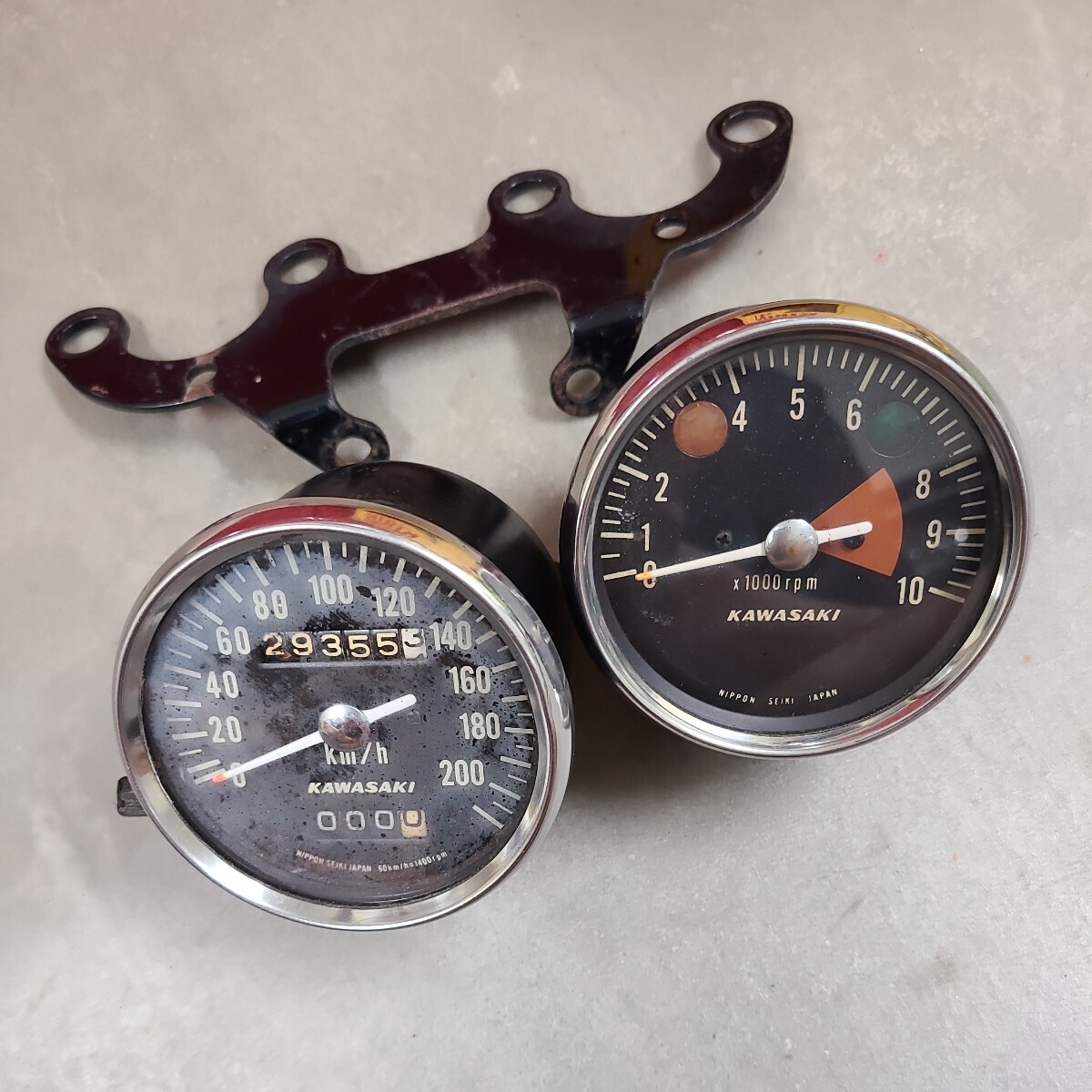  Kawasaki W1S speed meter tachometer meter bracket 