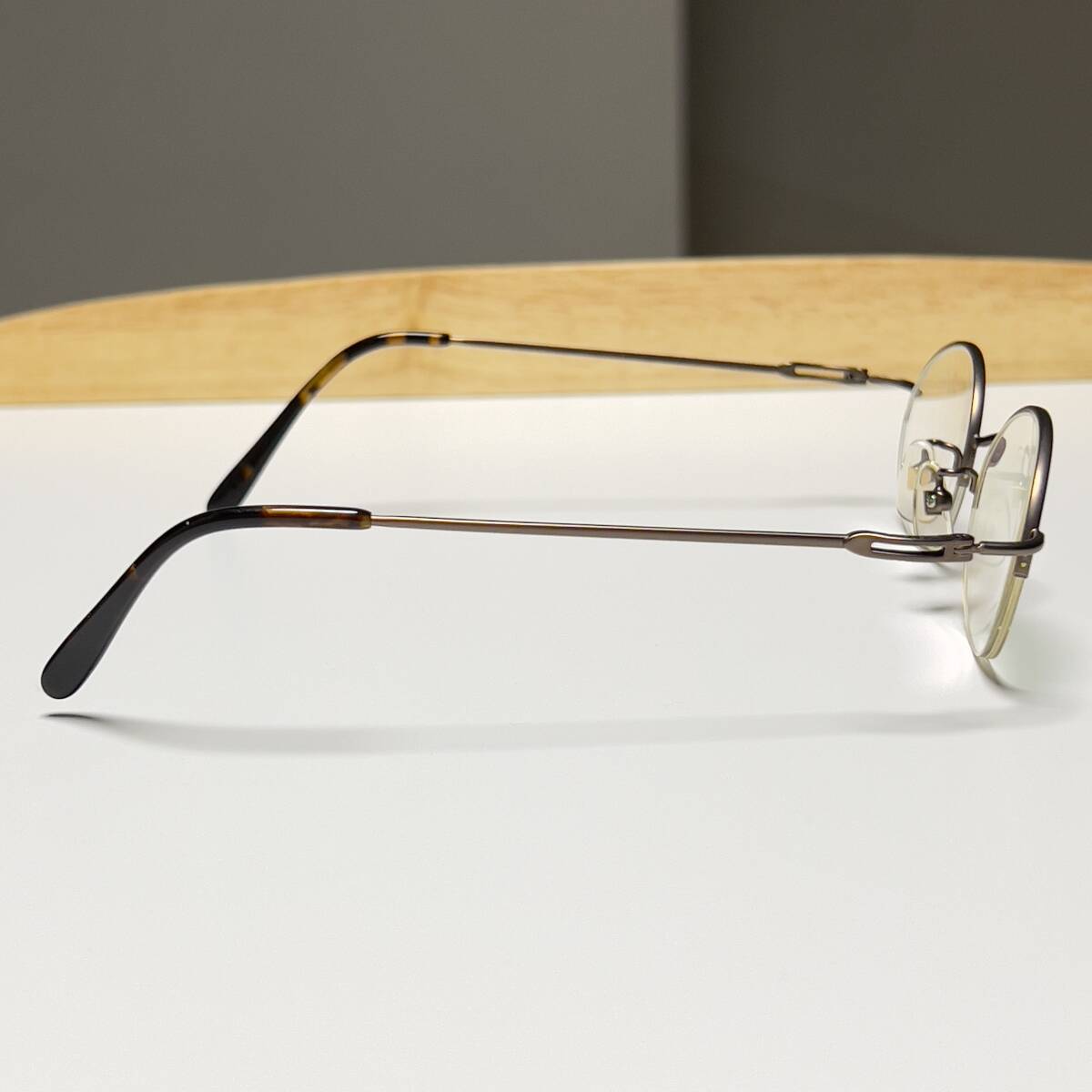 ◆MOSCHINO モスキーノ オーバル型 ハーフリム 眼鏡フレーム ナイロール ブロンズ メンズ レディース eyewear_画像3