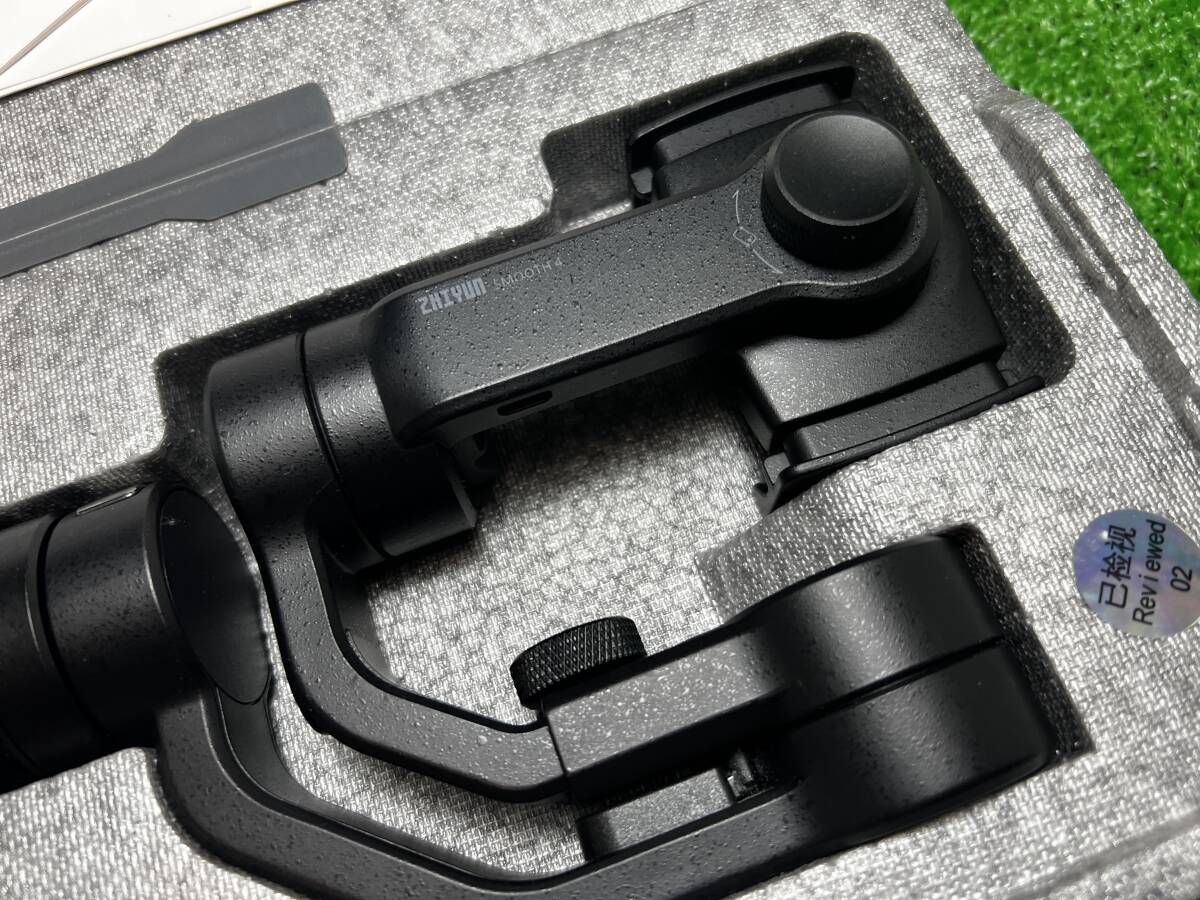 ZHIYUN SMOOTH4 電動スタビライザー スマホジンバル / 自撮り ミニ三脚付き 元箱・取扱説明書ありの画像3