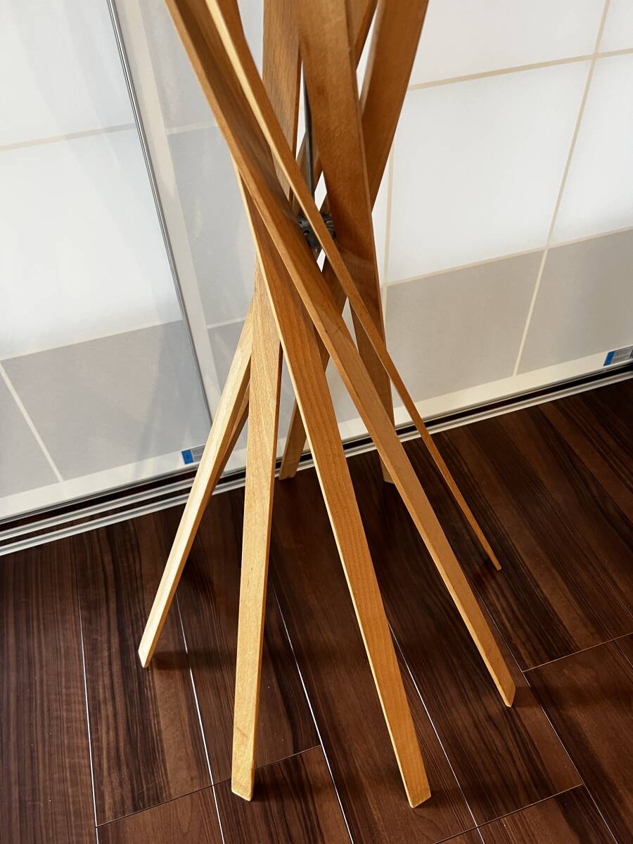 【HORM】 ホルム コートハンガー Twist ツイスト イタリア カーブ 木製 デザイン ハンガーラックの画像3