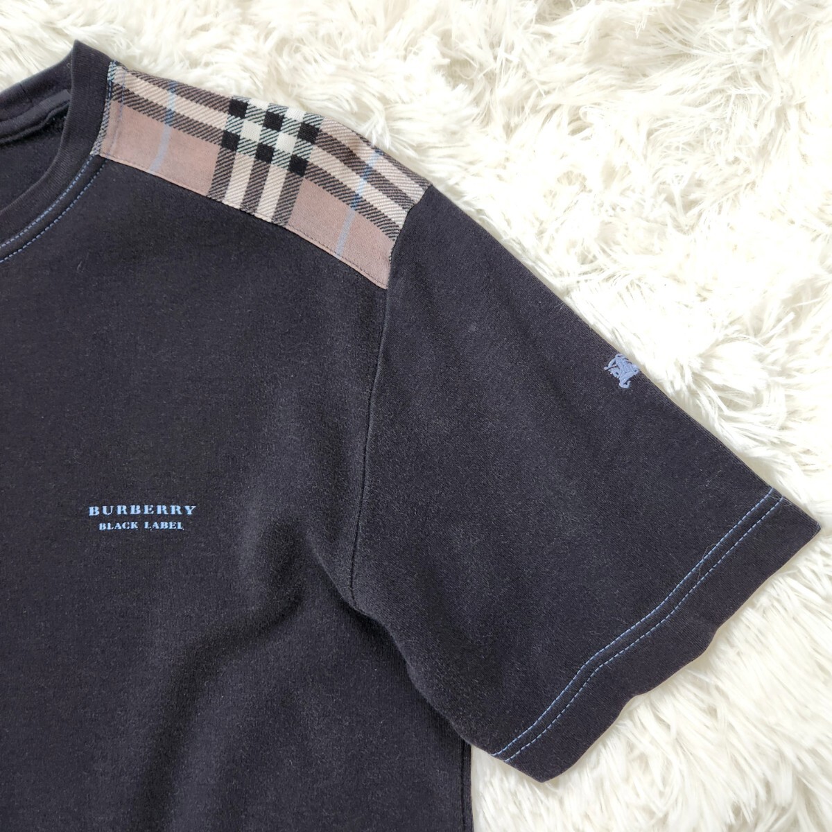 バーバリー ブラックレーベル【人気デザイン 肩 ノバチェック サイズ M】BURBERRY BLACKLABEL Tシャツ カットソー 半袖 黒 ロゴ刺繍_画像4