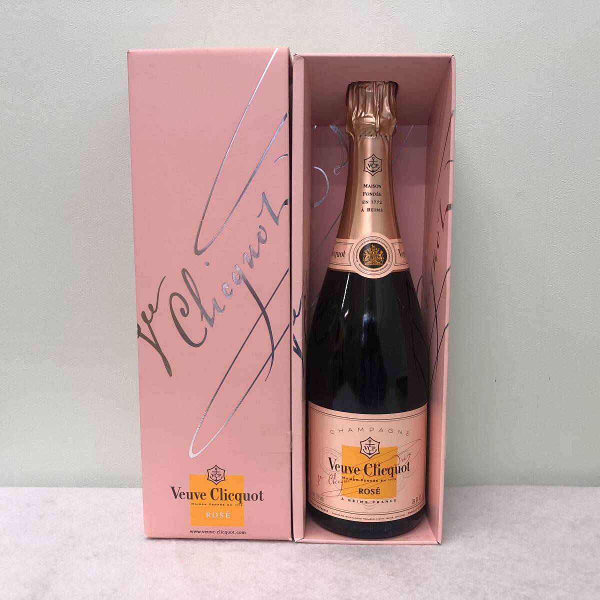 未開栓 Veuve Clicquot ヴーヴクリコ ROSE ロゼ CHAMPAGNE シャンパン BRUT ブリュット 750ml 12.5％ 箱付の画像1