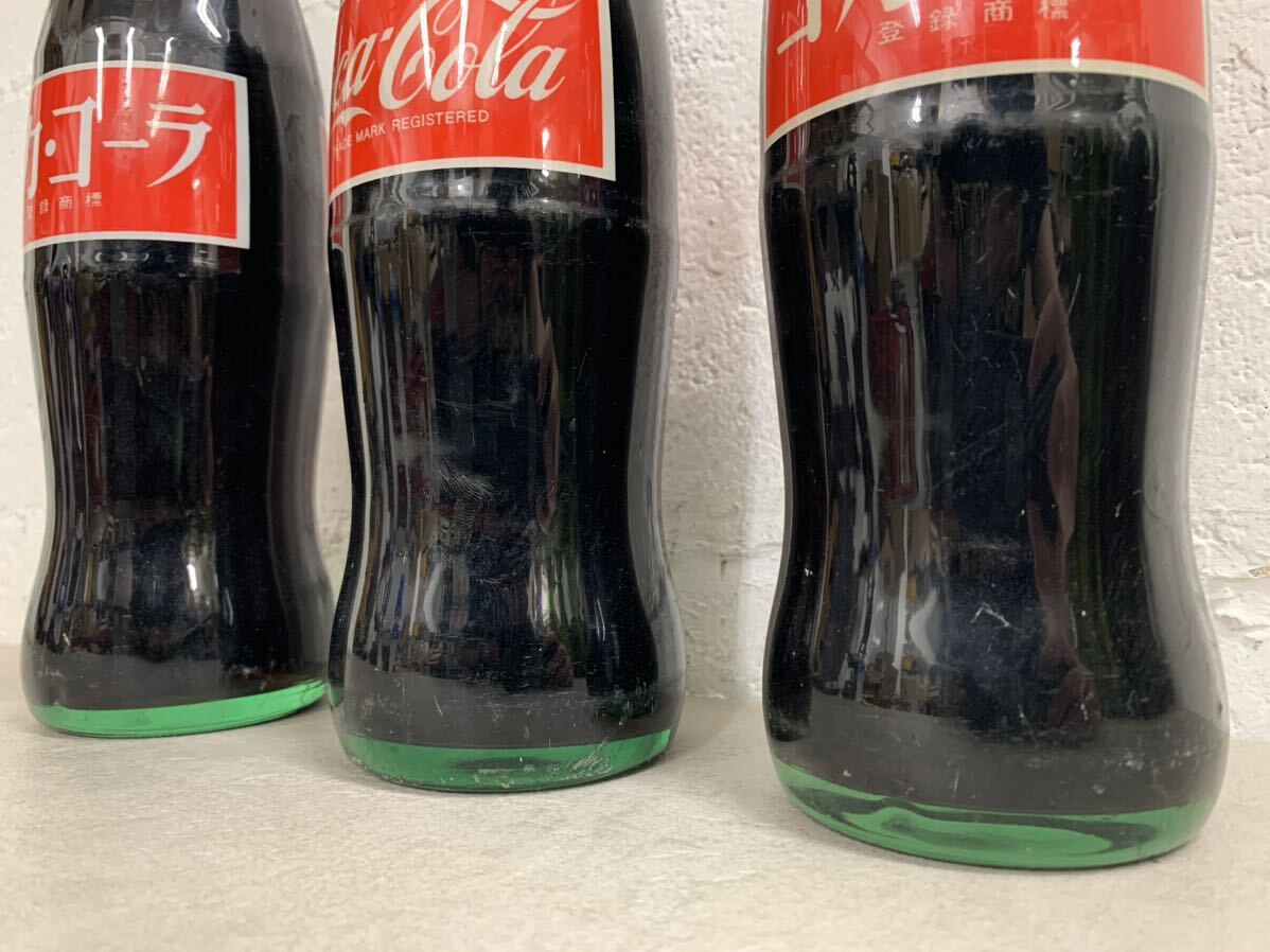 r0416-39★未開栓 デッドストック コカコーラ3本セット 当時物 瓶ボトル 1リットル Coca-Cola 昭和レトロ 東京コカコーラボウリング 飲料の画像4