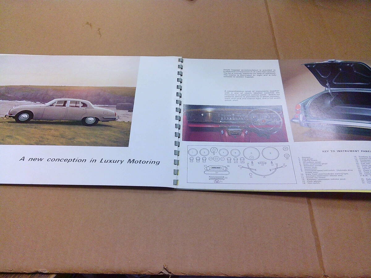 F133[ car pamphlet / English inscription ]JAGUAR/3*4&3*8 S MODELS