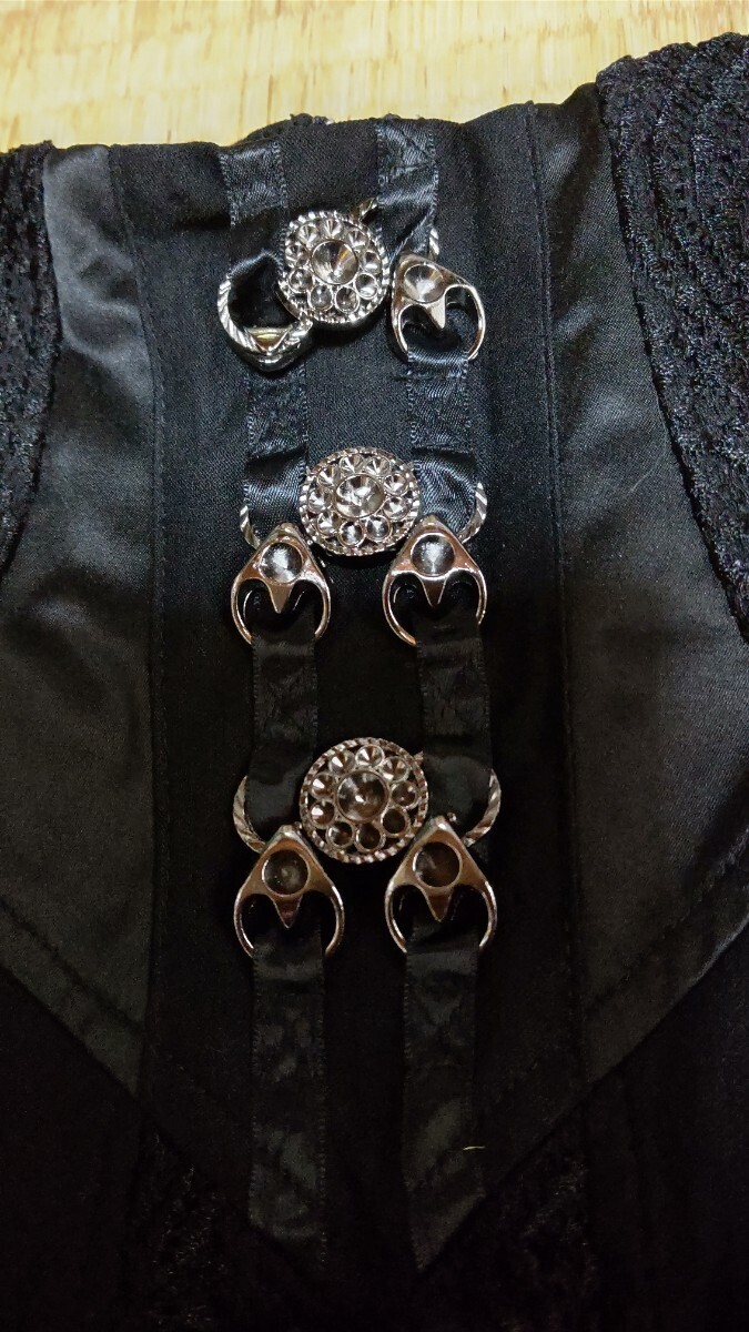 オッズオネスト OZZ ONESTO スカート コルセット ブラック レース 金具飾り 美品 ゴスロリの画像3