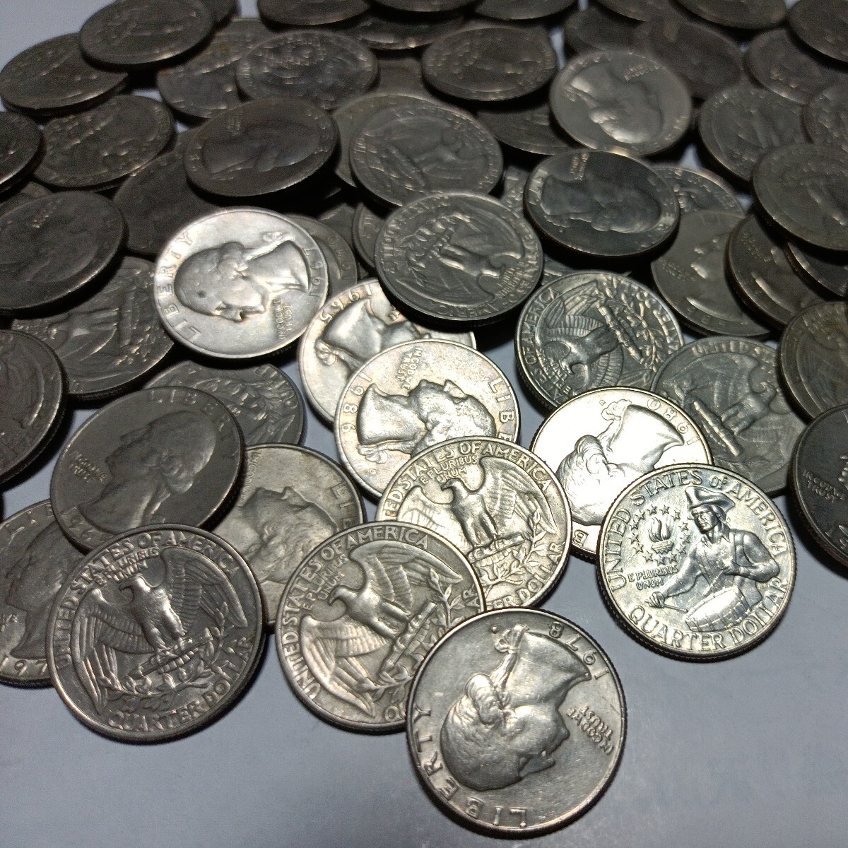 アメリカ25セント硬貨77枚の画像3