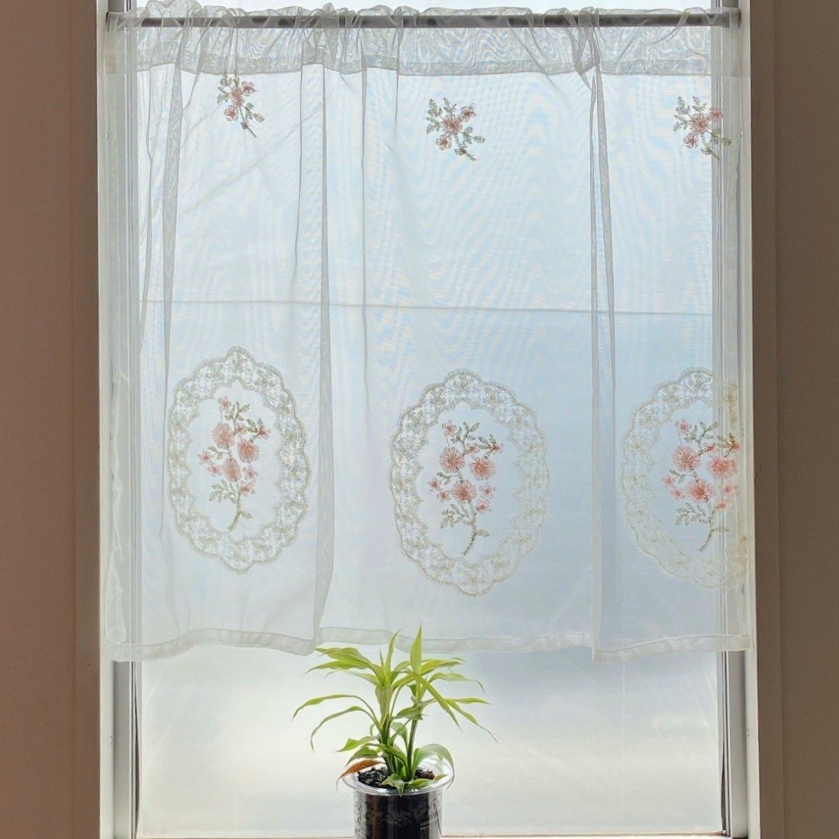 幅100×丈70 カフェカーテン 水色  刺繍 花柄 1枚 のれん 小窓
