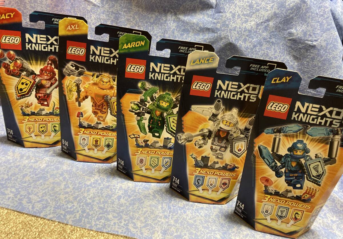 LEGO レゴ ネックスナイツ シールドセット 9体セットの画像1