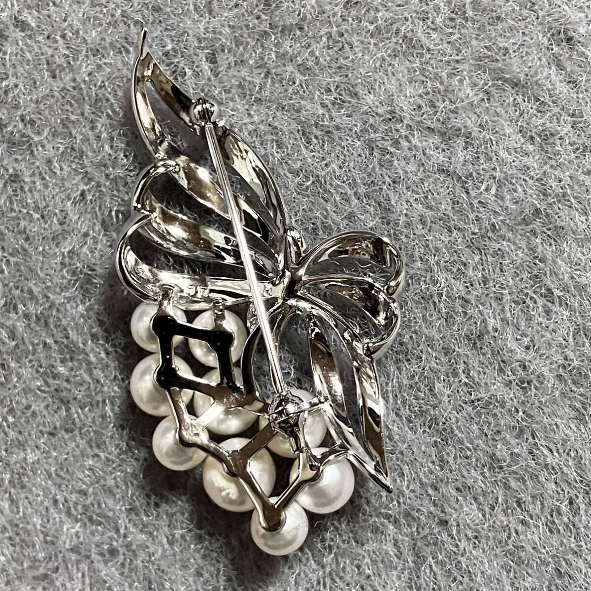 m】美品 ミキモト MIKIMOTO アコヤ真珠 9粒 ブローチ シルバー m】美品 ミキモト MIKIMOTO アコヤ真珠 9粒 ブローチ シルバー