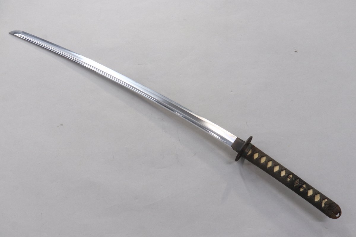  iai katana blade migration approximately 69cm classical fake sword ... copper guard on sword ivy .. head weight approximately 731g( scabbard less ) 4-C100/1/160