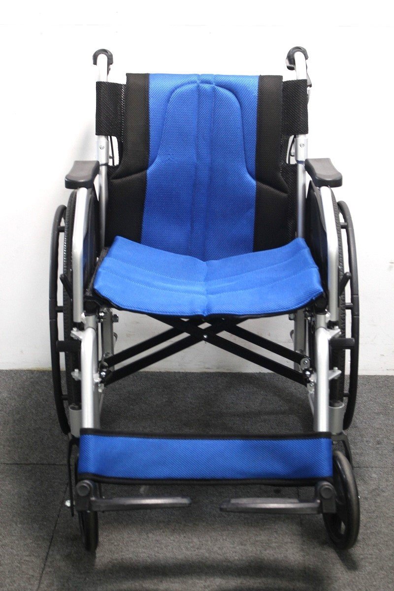 NICE WAY 8 ナイスウェイ 自走式車椅子 車いす オーシャンブルー 介助ブレーキ付き 折り畳み式 ノーパンクタイヤ 4-E090Z/1/240の画像2