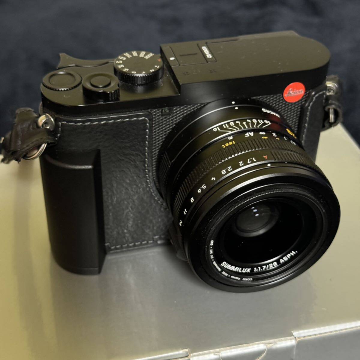 Leica ライカ Q2 ケース 純正サムレスト 予備バッテリー付の画像1