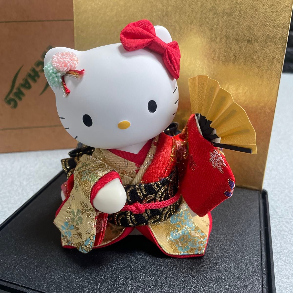 ハローキティ 日本人形 ケース付き 大 扇子 新品未使用 限定 箱 ハローキティ 日本人形 ケース付き 大 扇子 新品未使用 限定 箱