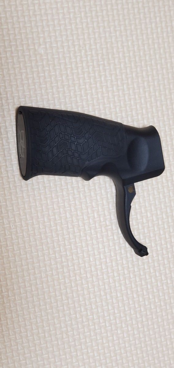 【実物】Daniel Defense ダニエルディフェンス M4 PISTOL GRIP BLACK ※スクリュー欠品