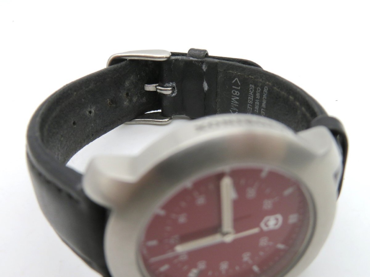 1円◆稼働◆ ヴィクトリノックス レッド クオーツ メンズ 腕時計 M05710の画像6