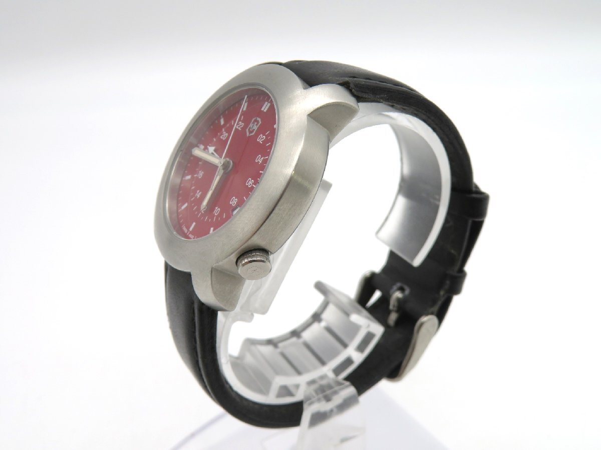 1円◆稼働◆ ヴィクトリノックス レッド クオーツ メンズ 腕時計 M05710の画像2