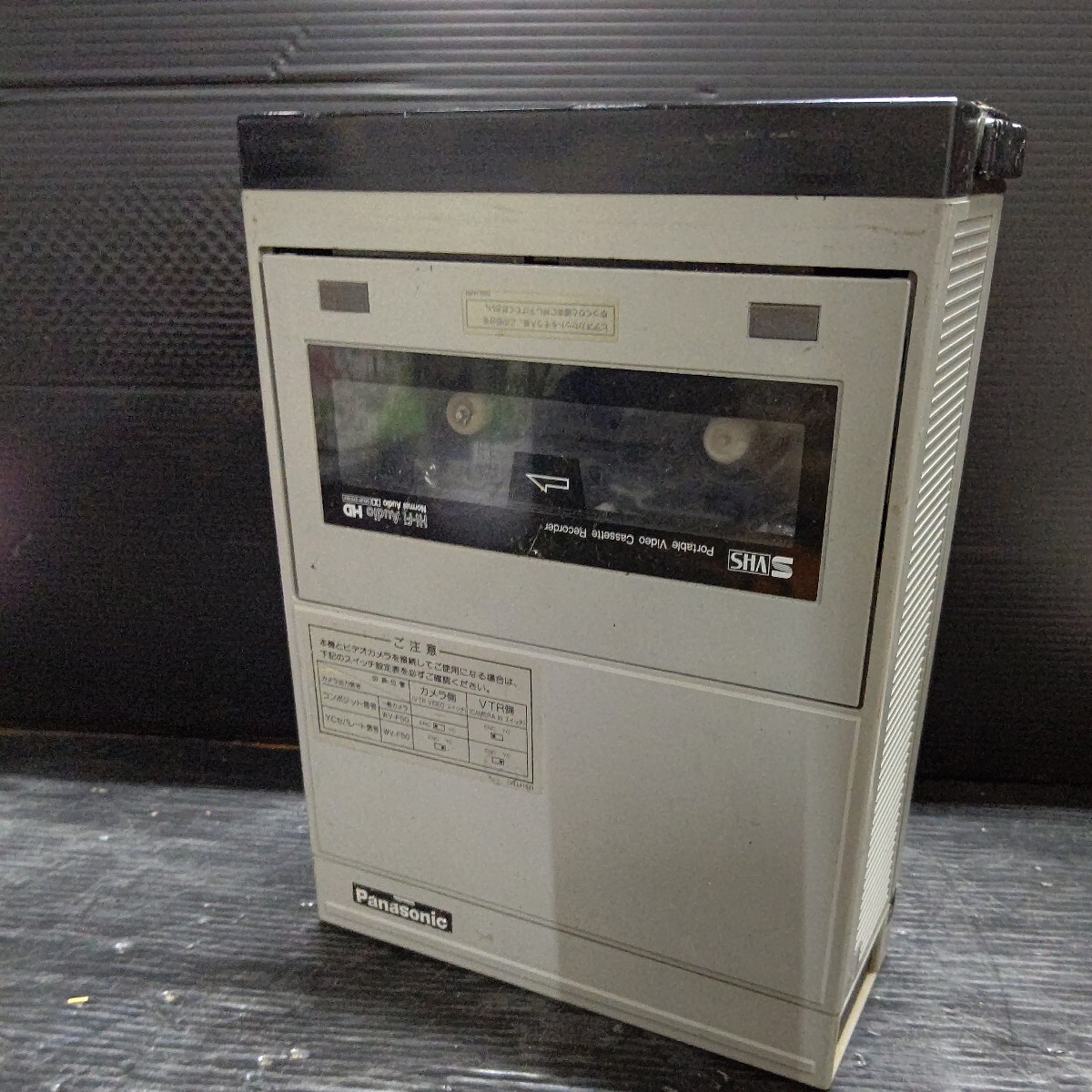 продаю как нерабочий  　Panasonic　S-VHS　AG-7400　 портативный   видеомагнитофон ...　