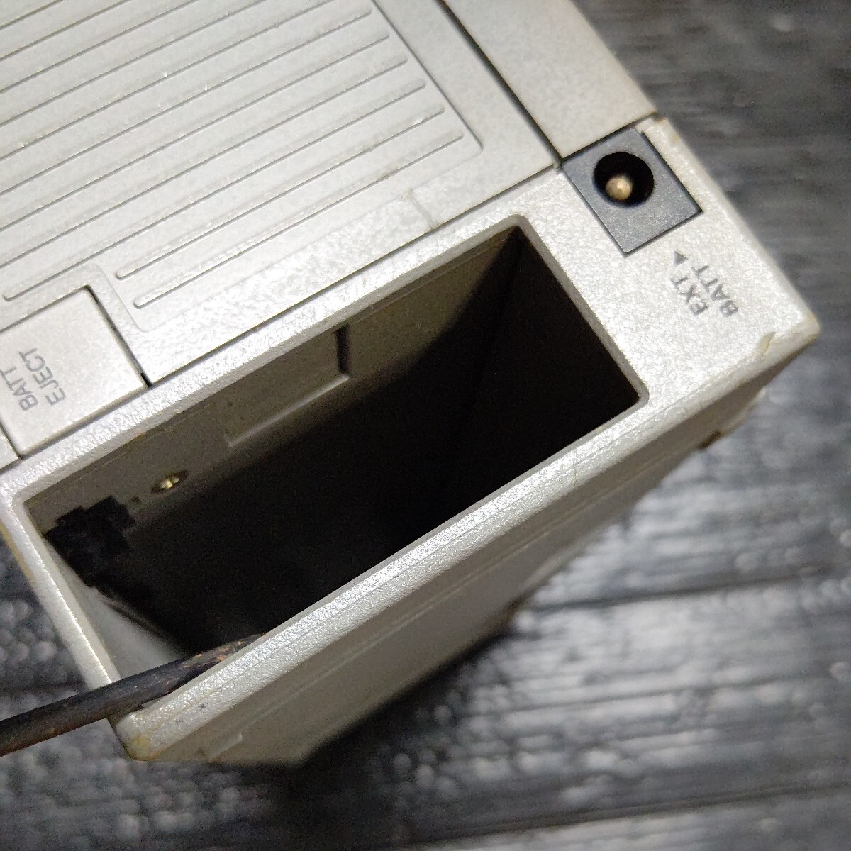  продаю как нерабочий  　Panasonic　S-VHS　AG-7400　 портативный   видеомагнитофон ...　