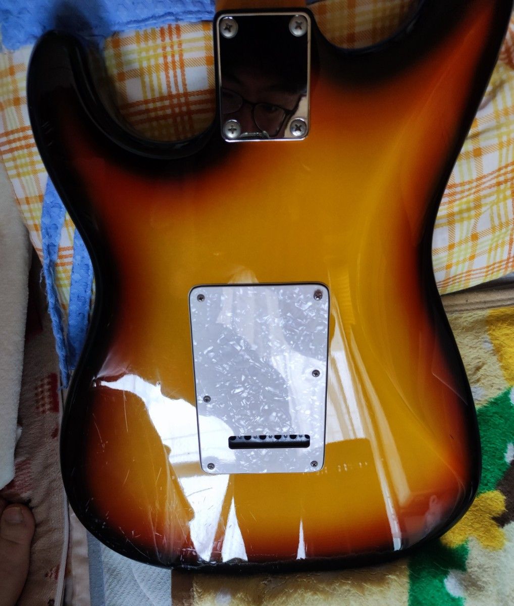 Fender Japan Uシリアル　黄色い３tone sunburst　