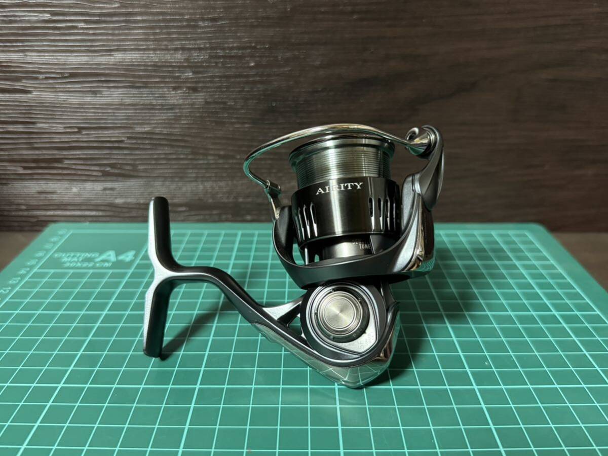 [美品] 23 エアリティ ST SF 2000SS-P ダイワ DAIWA AIRITY スピニング リール ①_画像2