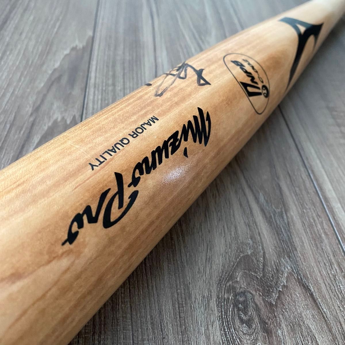 美品 MIZUNO ミズノ 野球 硬式 サイン 木製バット PRO C-002 美品 MIZUNO ミズノ 野球 硬式 サイン 木製バット PRO C-002