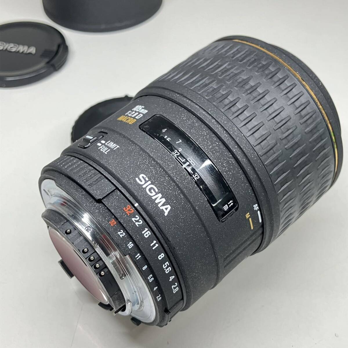 1円〜 3F SIGMA シグマ 交換レンズ ズームレンズ EX SIGMA 105mm 1:2.8D MACRO シリアル番号1034580 レンズキャップ付き ズーム調節良好の画像2