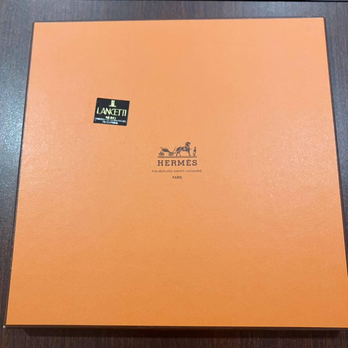 1円〜 3T HERMES エルメス スカーフ シルク 大判 ストール 100%シルク SILK サイズ縦横約90cm レディース 羽飾りの騎兵兜 カレ フランス製_画像10